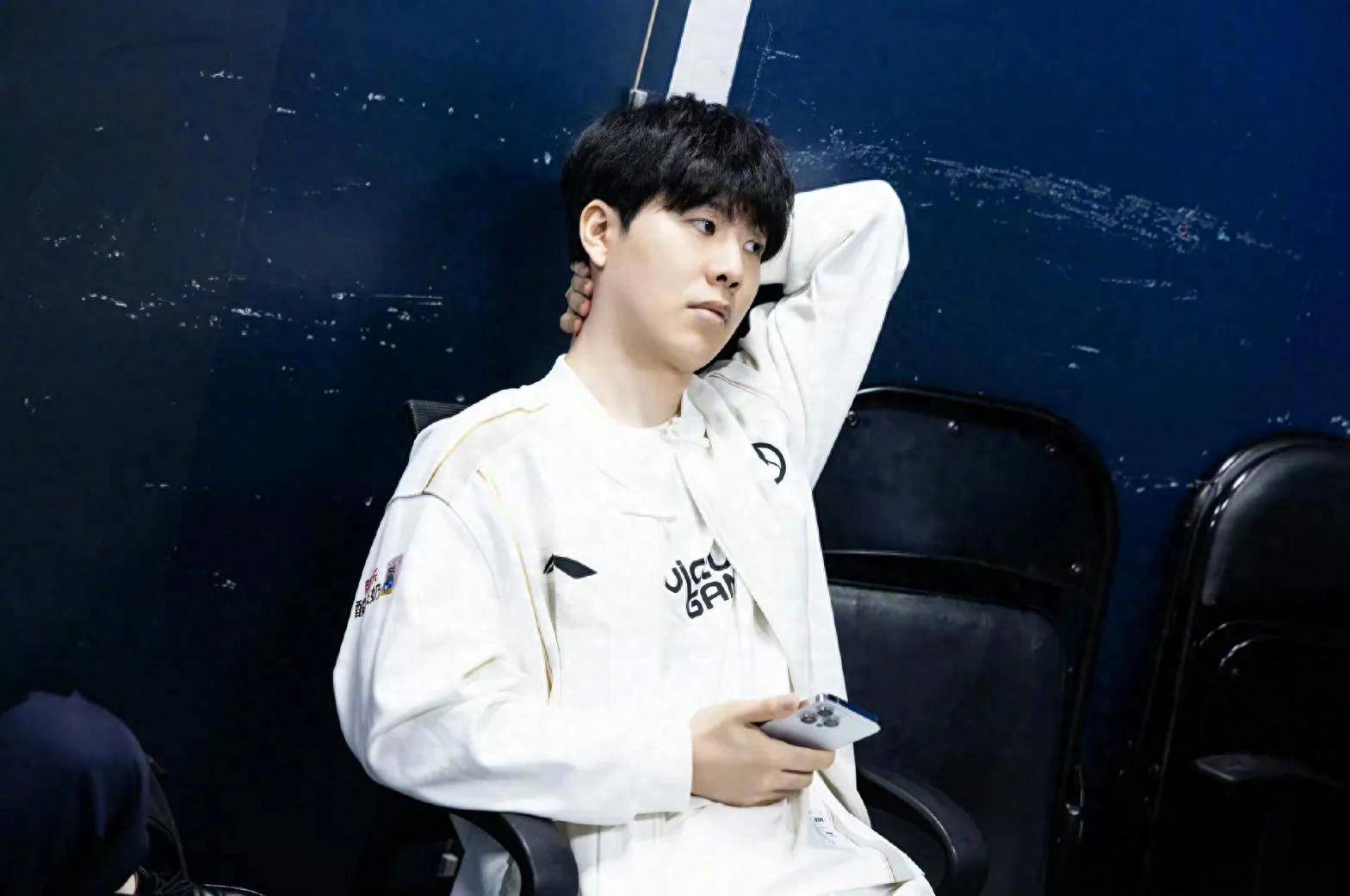 LGD官方：上单选手陈国基（ID：fearness）正式离队